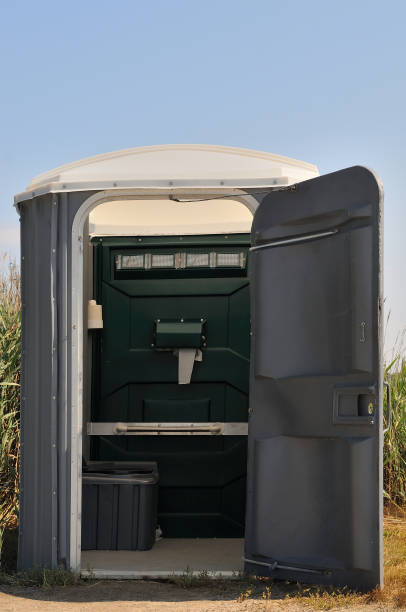 Best Porta potty delivery and setup  in Flat Rock, MI